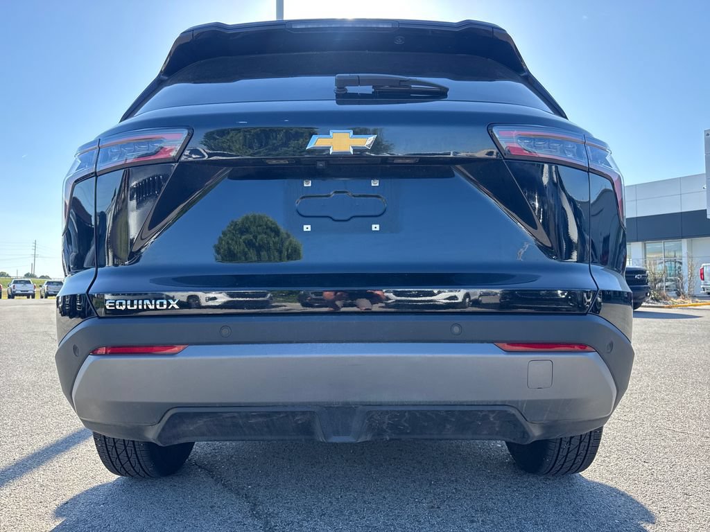 Used 2026 Chevrolet Equinox LT w/ Convenience Package II FWD image 5