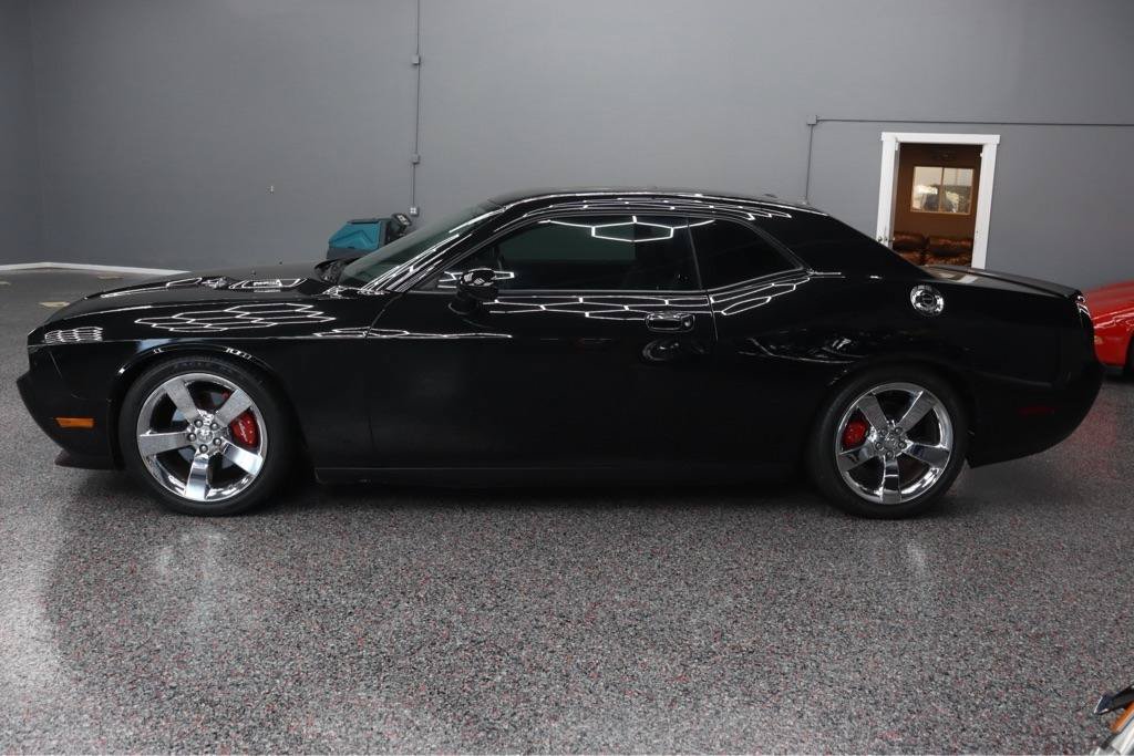 Used 2009 Dodge Challenger R/T RWD image 3