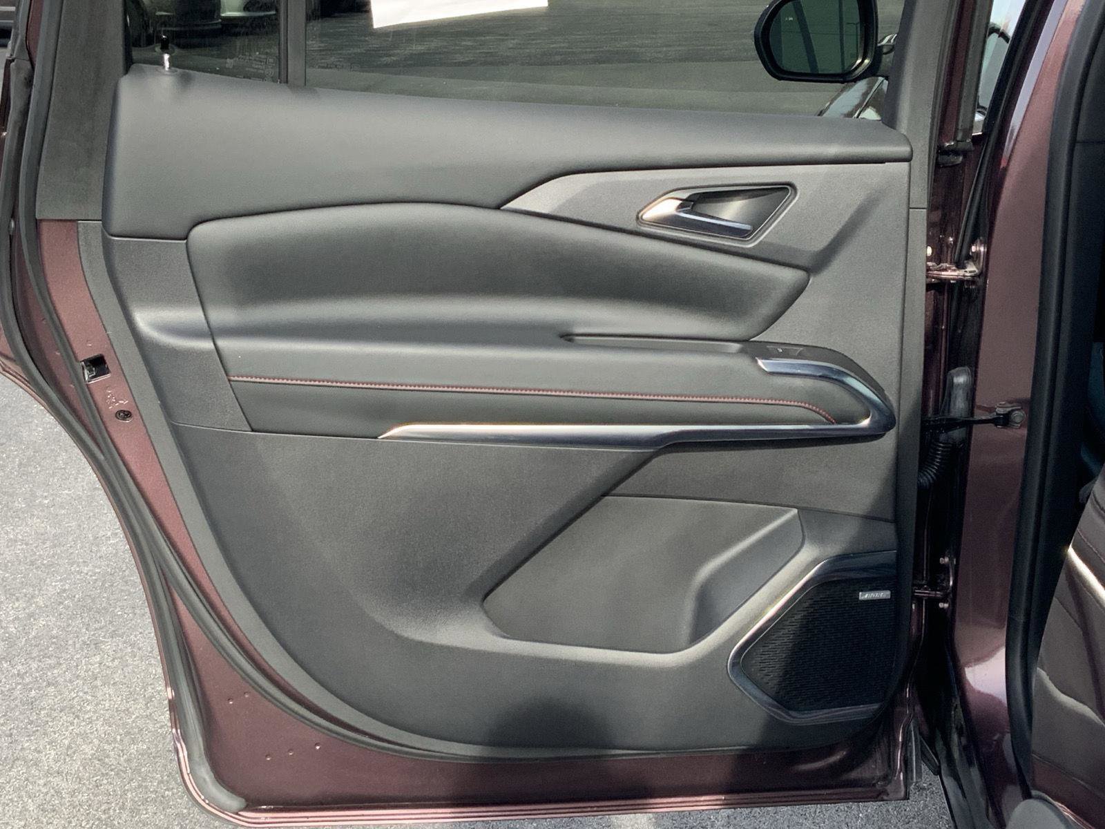 Used 2024 Chevrolet Traverse Z71 w/ Enhanced Driving Package image 55