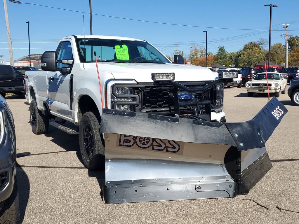New 2025 Ford F350 4x4 Regular Cab Super Duty image 2