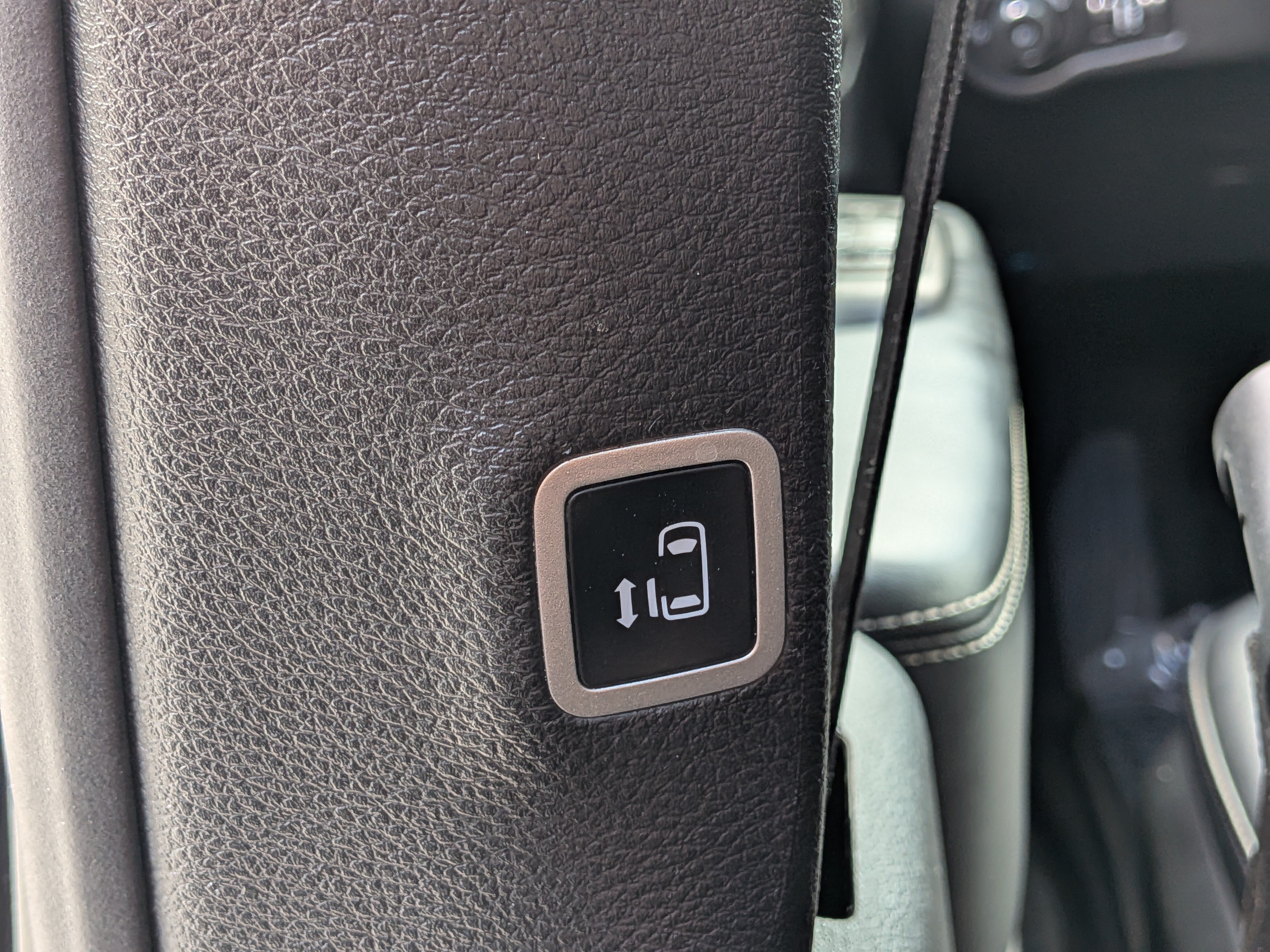Used 2025 Chrysler Pacifica Select FWD image 22
