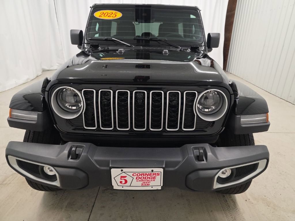 Used 2025 Jeep Wrangler Sahara w/ Technology Group image 8