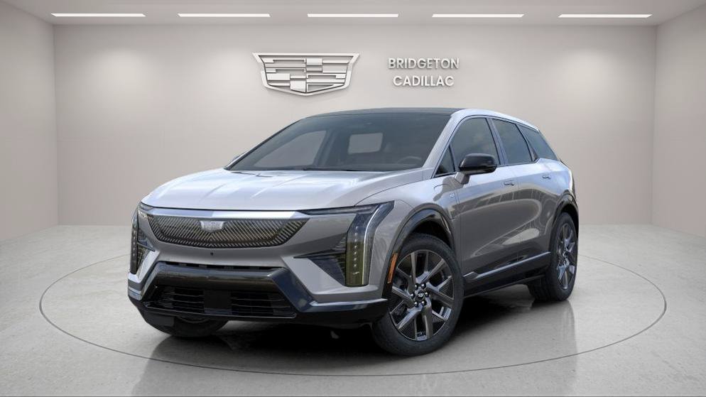 New 2026 Cadillac Optiq Luxury 1 w/ LPO, Floor Liner Package AWD/4WD image 6