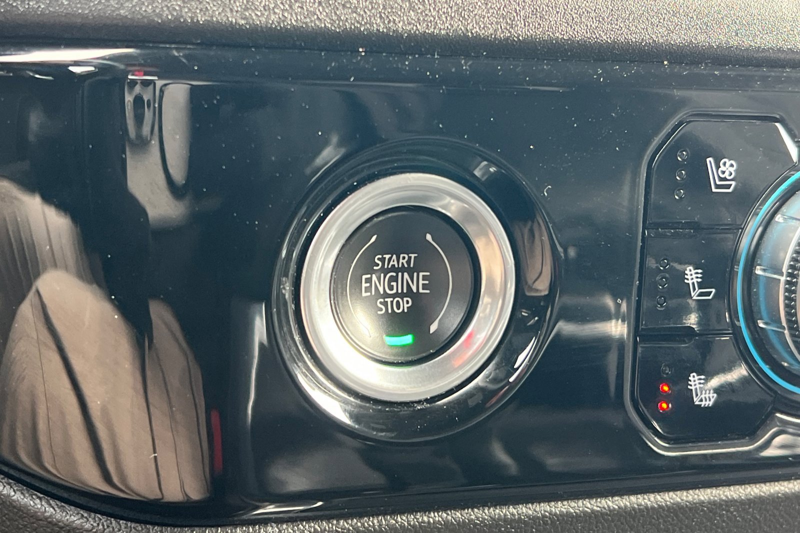 Used 2023 GMC Sierra 1500 SLT w/ SLT Premium Package image 31