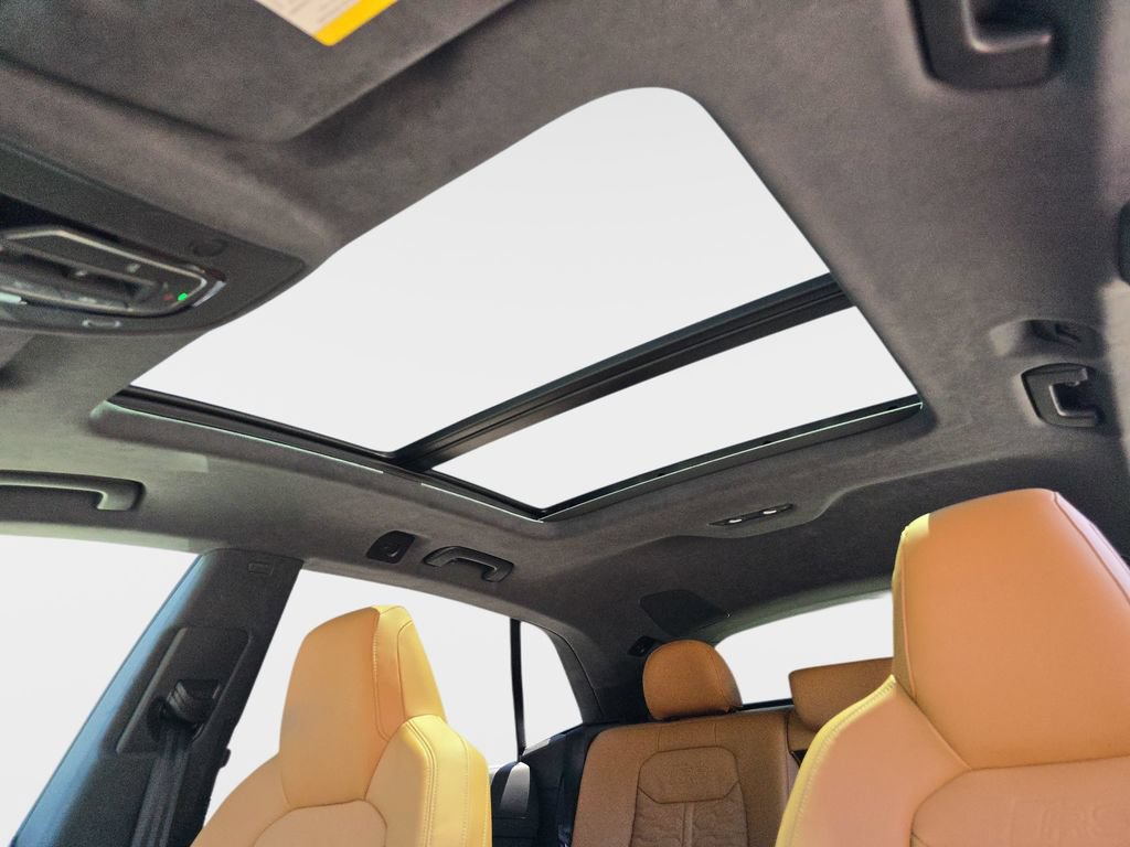 Certified 2024 Audi RS Q8 AWD/4WD image 30