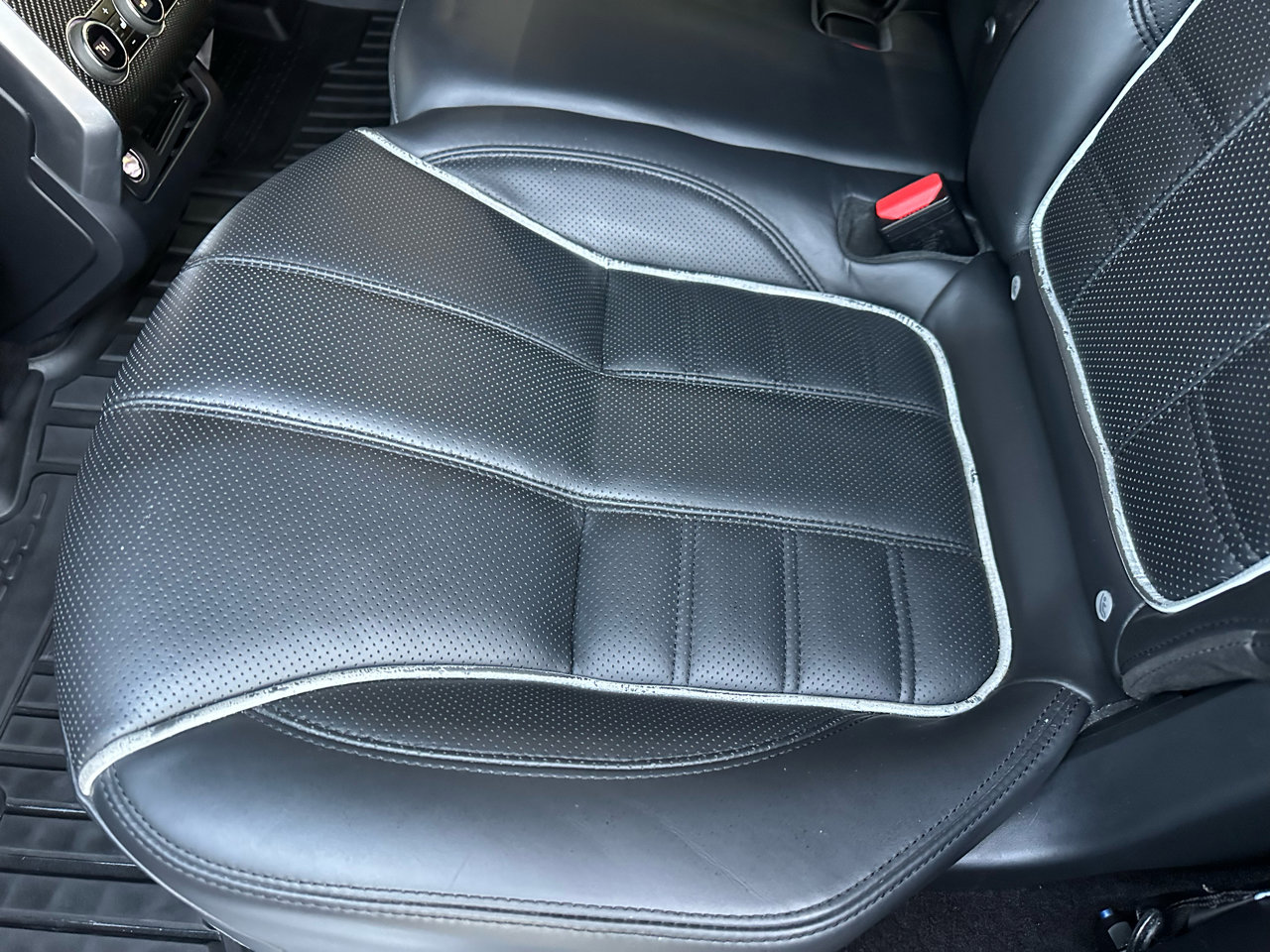 Used 2015 Land Rover Range Rover Sport SVR image 10