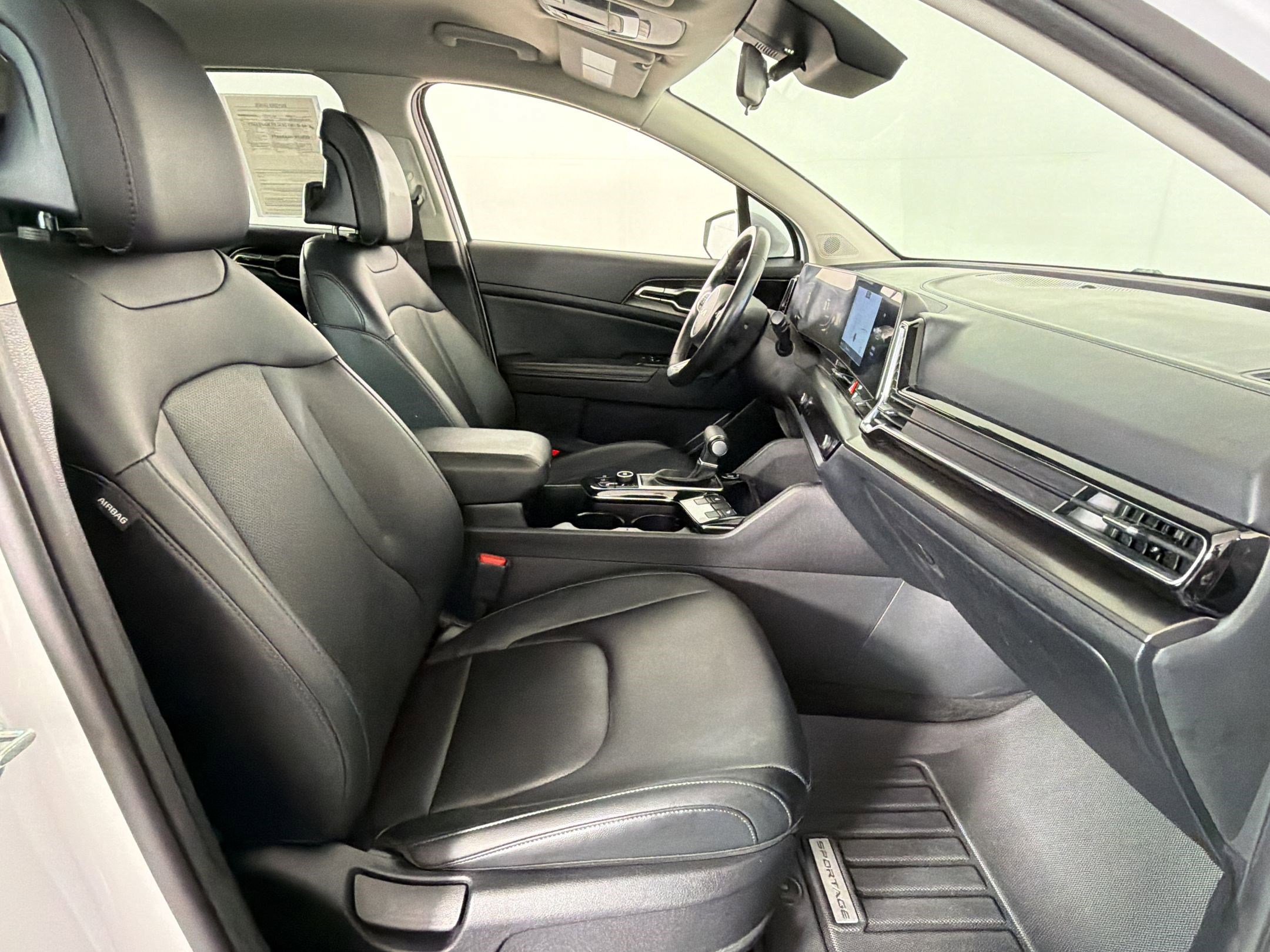 Used 2024 Kia Sportage EX FWD image 30