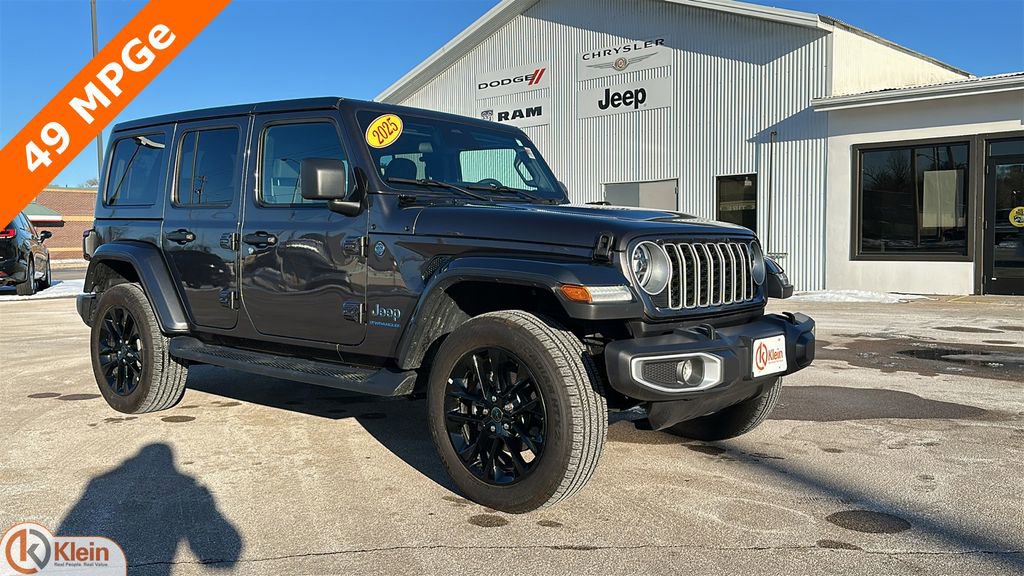 Used 2025 Jeep Wrangler Unlimited Sahara image 1