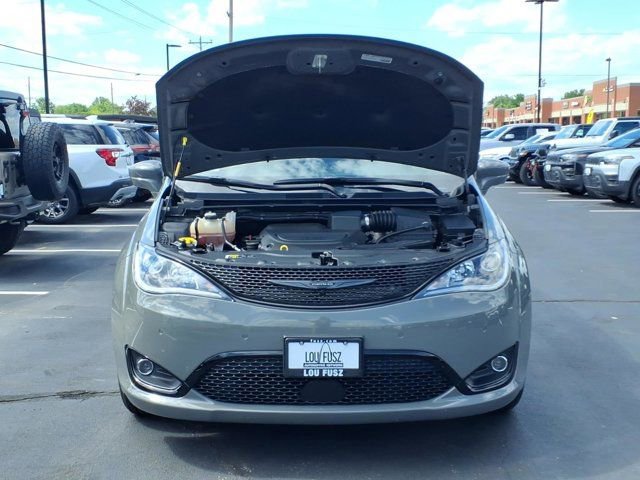 Used 2020 Chrysler Pacifica Touring-L w/ Advanced Safetytec Group AWD/4WD image 27