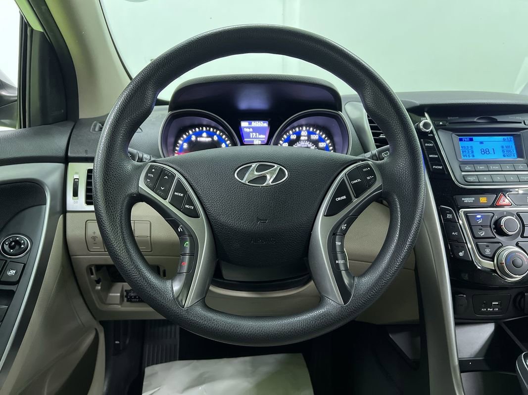 Used 2016 Hyundai Elantra GT FWD image 21