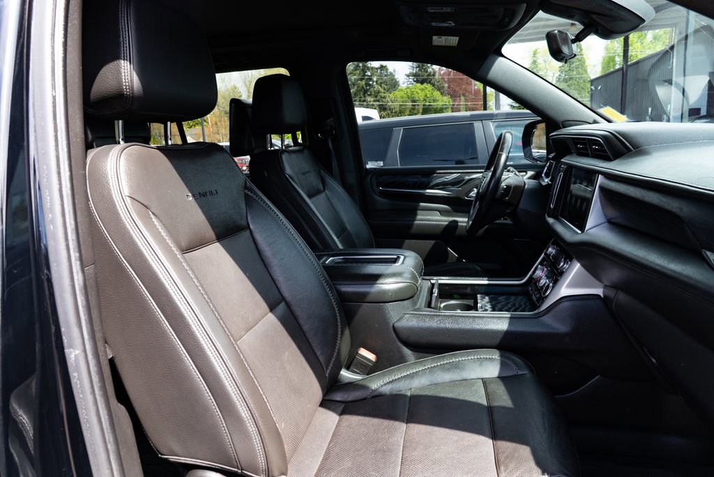 Used 2021 GMC Yukon Denali w/ Denali Premium Package AWD/4WD image 25