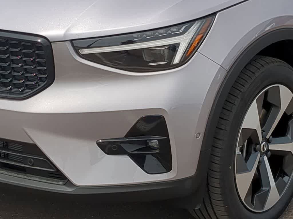 New 2026 Volvo XC40 B5 Plus w/ Climate Package AWD/4WD image 10
