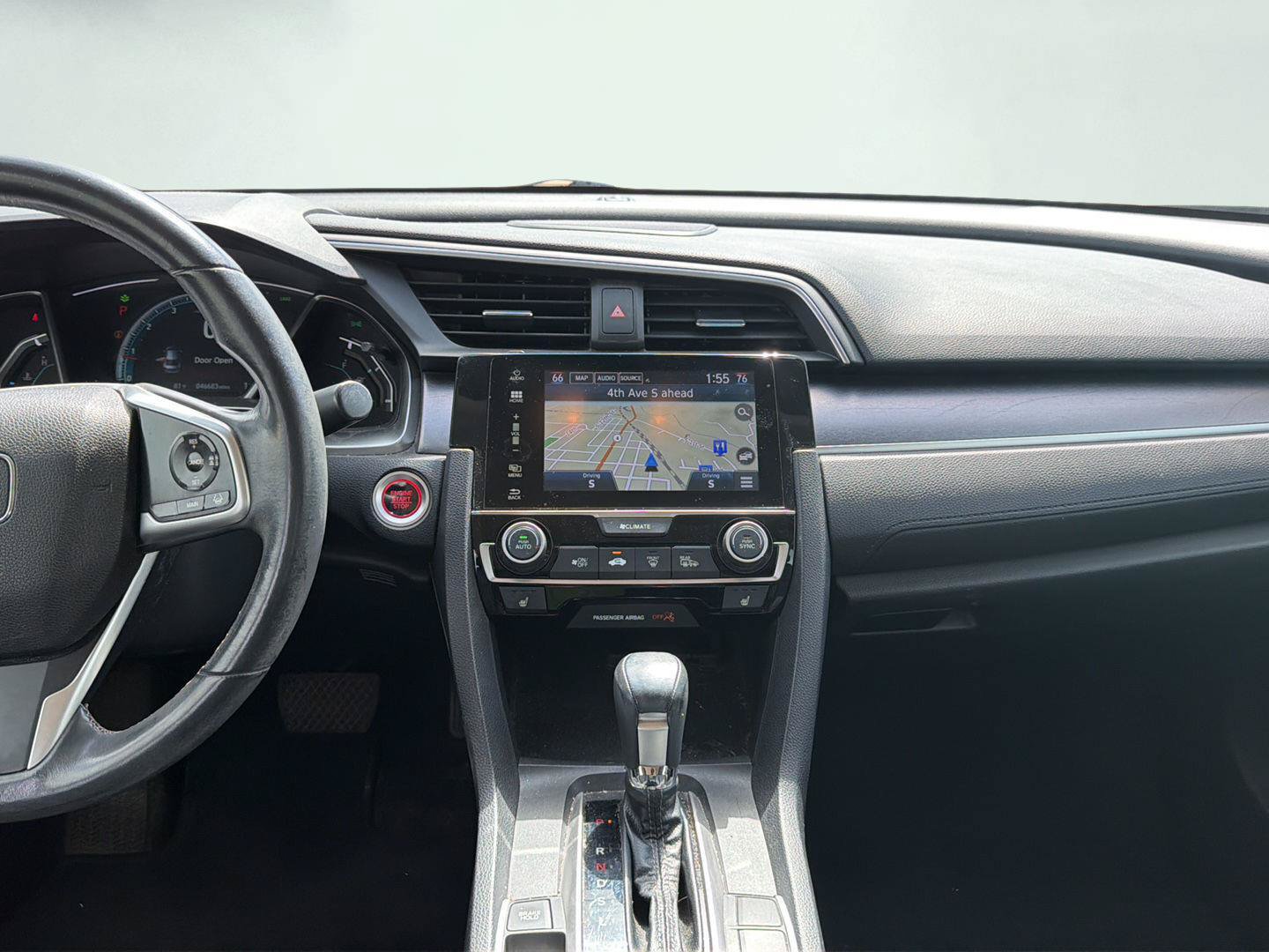 Used 2018 Honda Civic Touring image 3