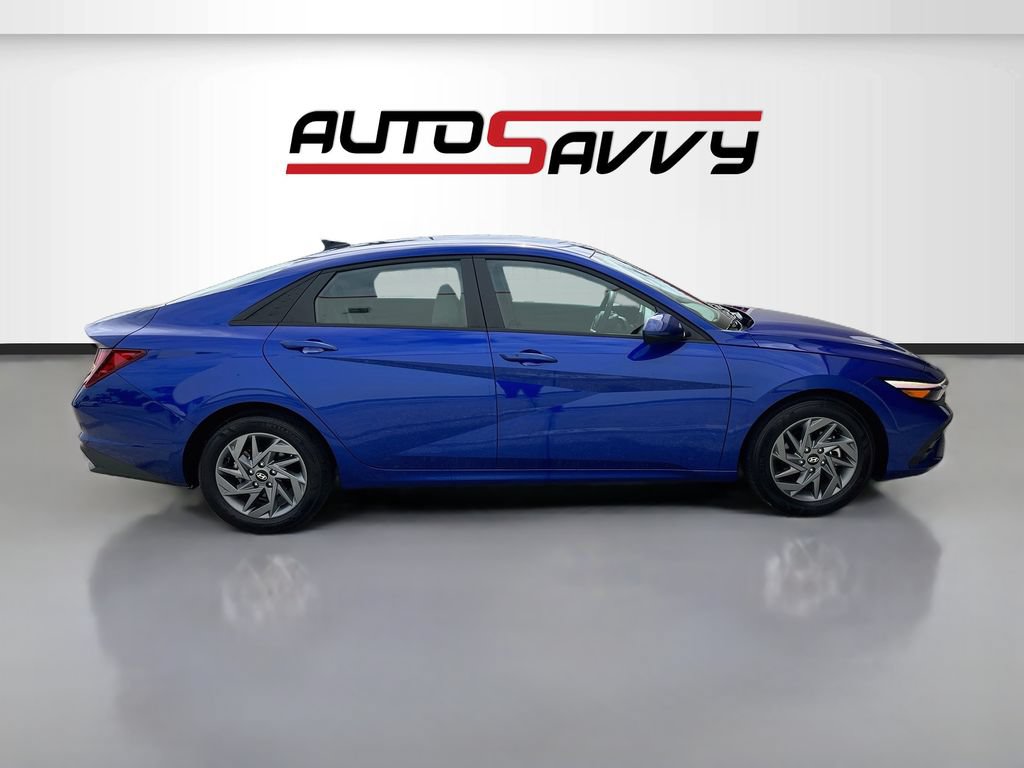Used 2024 Hyundai Elantra SEL FWD image 8