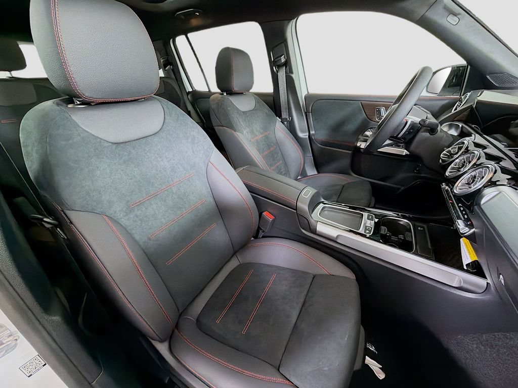 New 2026 Mercedes-Benz GLB 250 4MATIC image 31