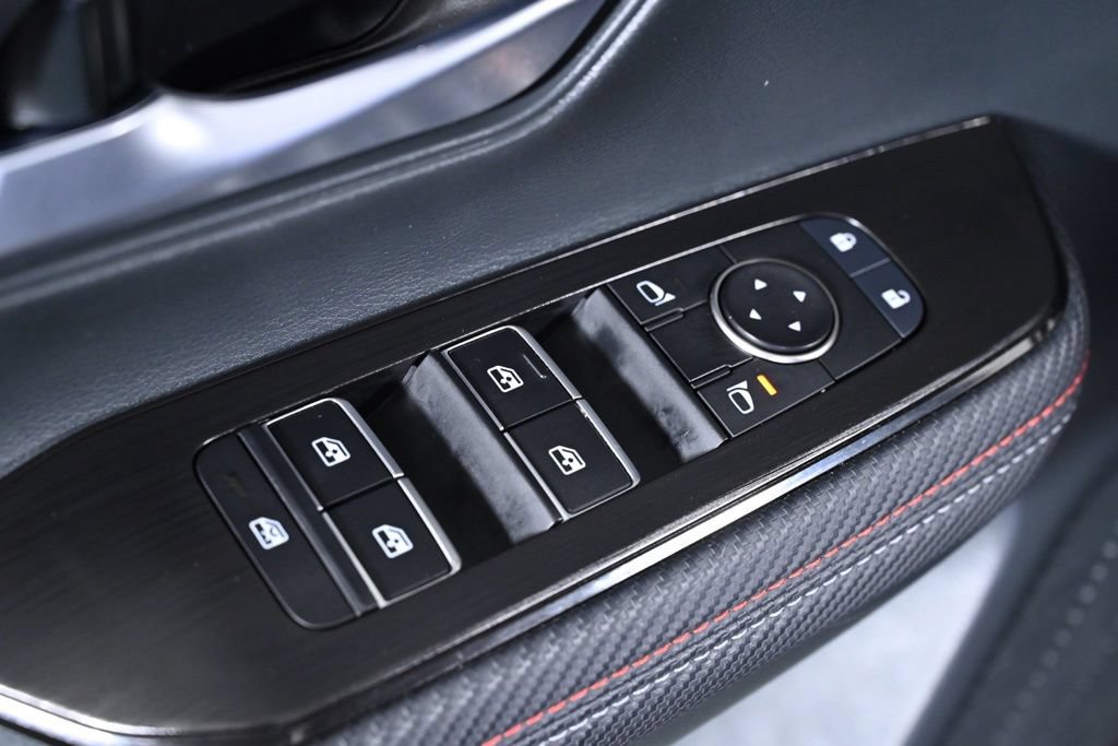 Certified 2025 Nissan Kicks SR AWD/4WD image 22