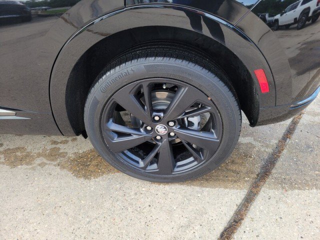 Used 2023 Buick Envision Essence w/ Sport Touring Package image 7
