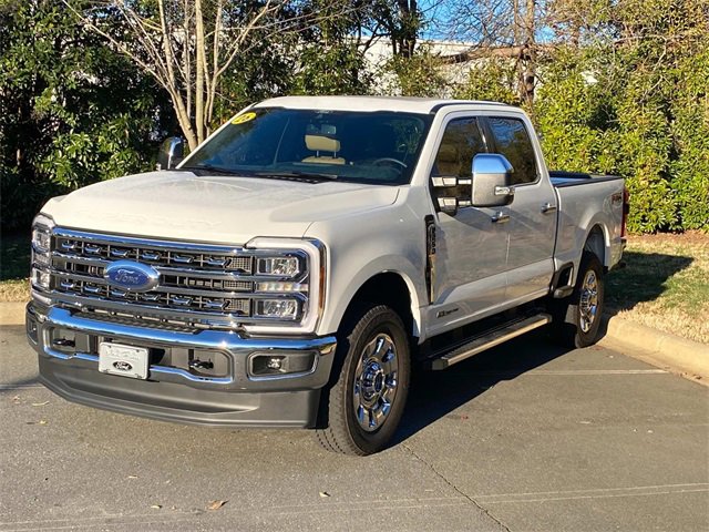 Used 2026 Ford F250 Lariat w/ Chrome Package image 3