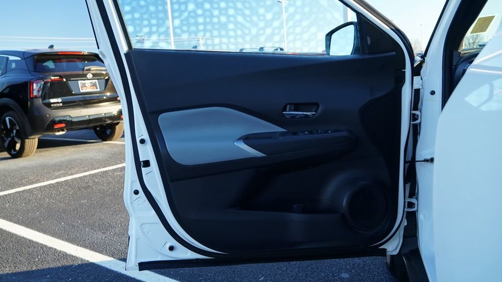 Used 2024 Nissan Kicks SR w/ SR Premium Package image 13