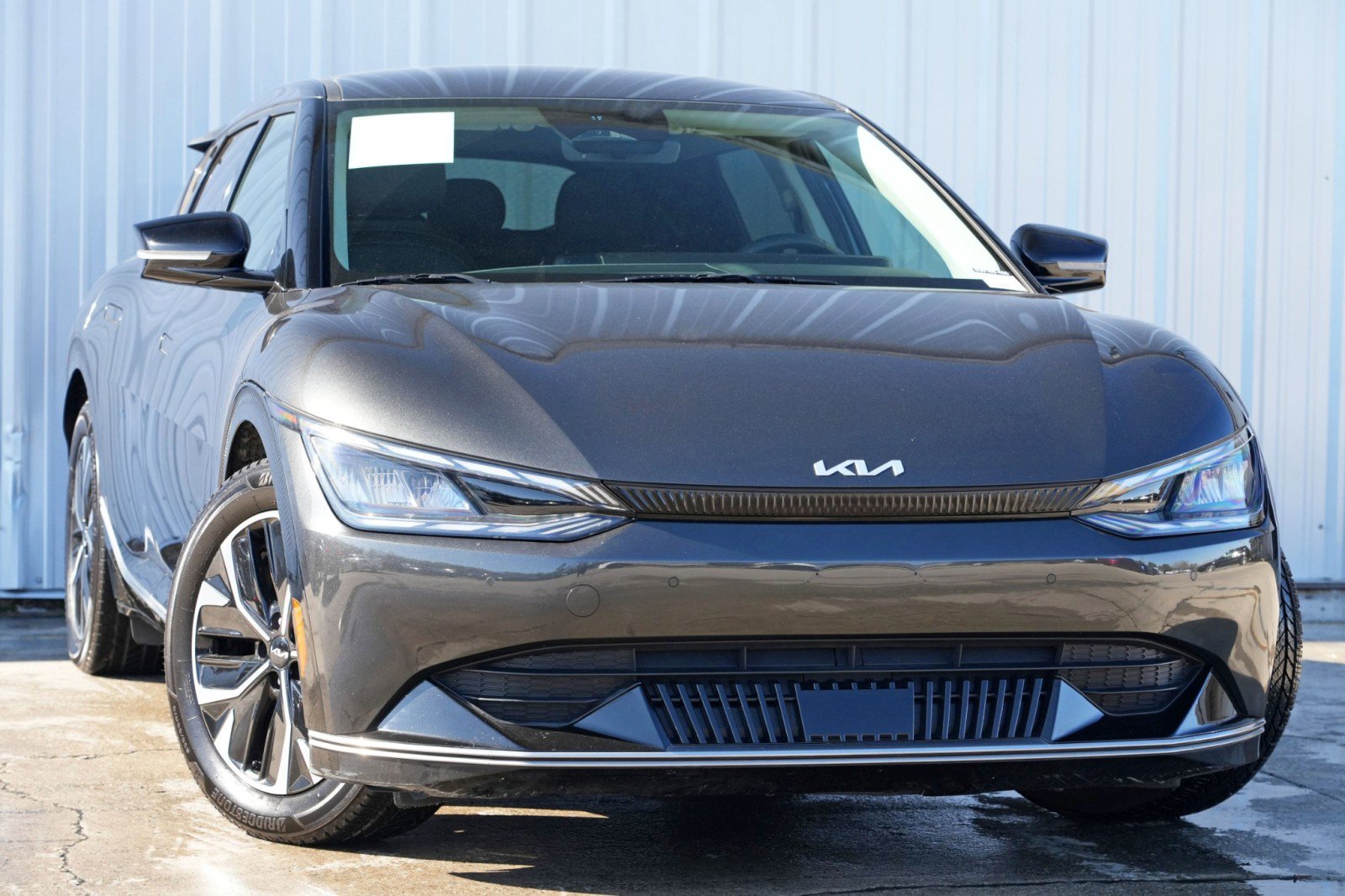 Used 2022 Kia EV6 Wind image 2
