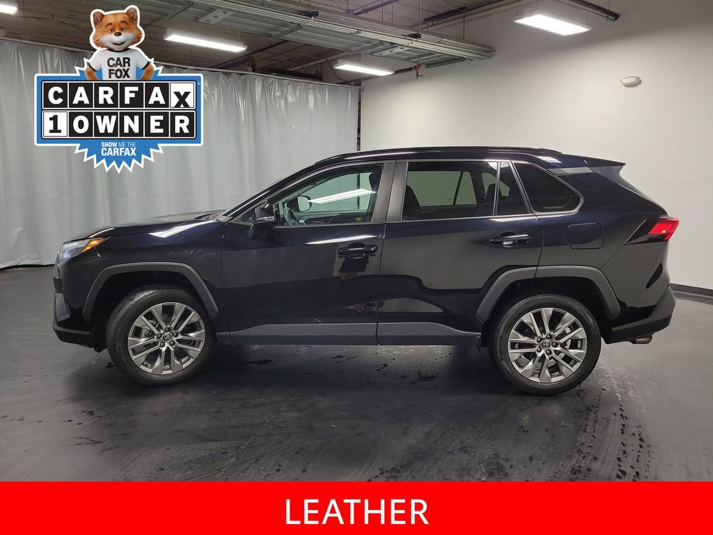 Used 2023 Toyota RAV4 XLE Premium image 5