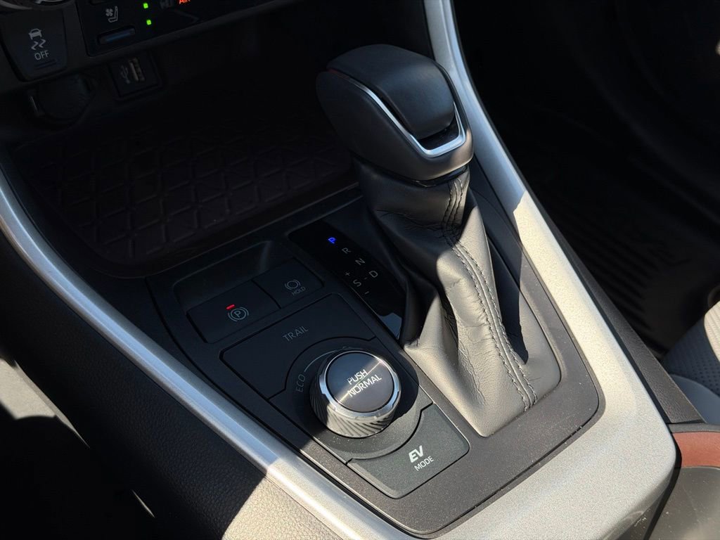 Used 2024 Toyota RAV4 Limited image 36