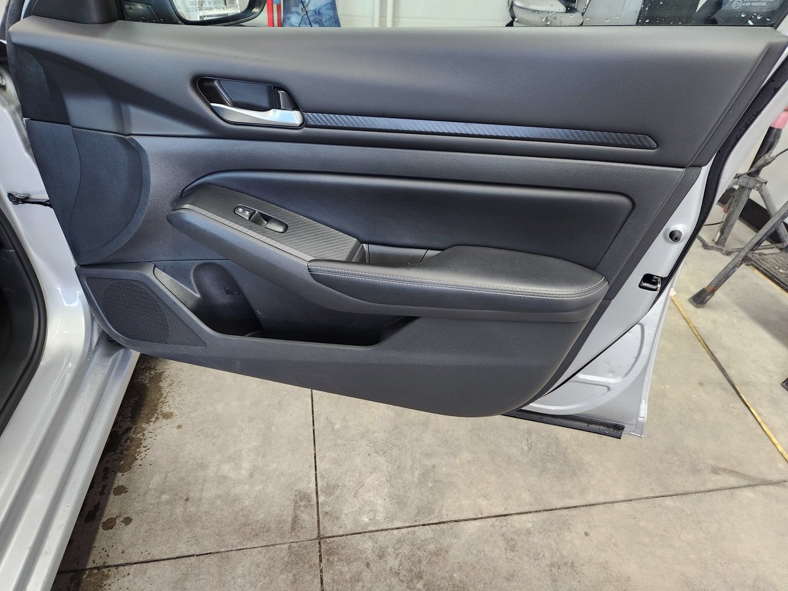 Used 2024 Nissan Altima 2.5 SV FWD image 22