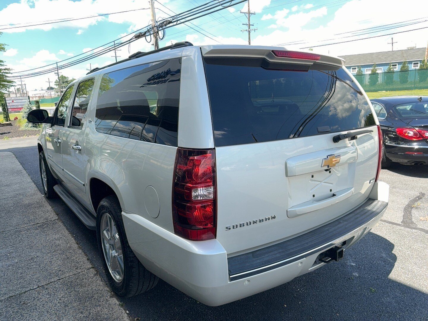 Used 2012 Chevrolet Suburban LTZ AWD/4WD image 4