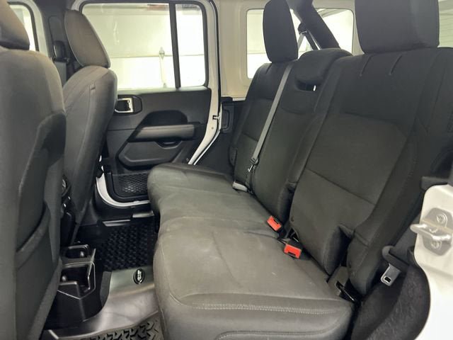 Used 2019 Jeep Wrangler Unlimited Sahara AWD/4WD image 24