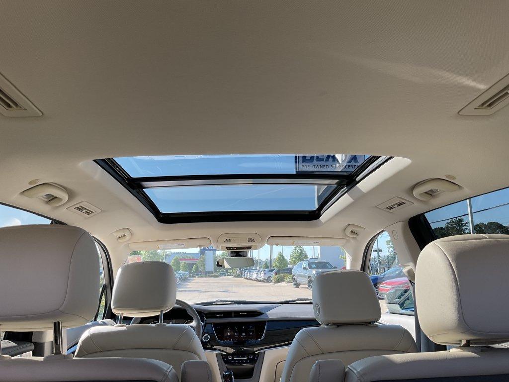 Used 2023 Cadillac XT6 Premium Luxury w/ LPO, Floor Liner Package AWD/4WD image 18