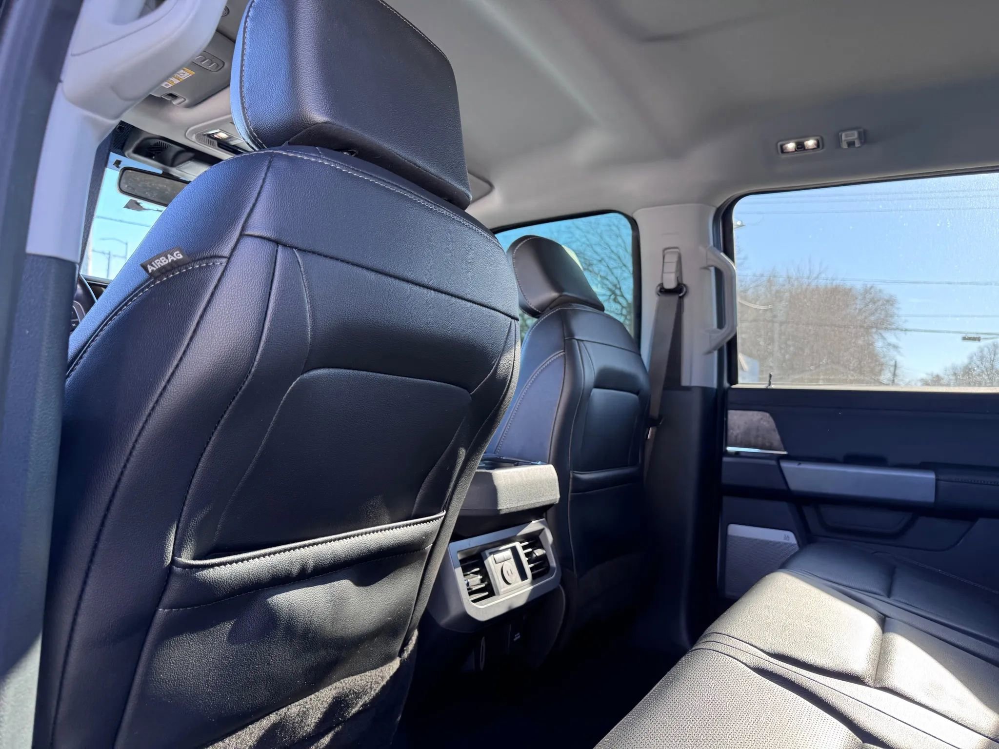 Used 2023 Ford F250 Lariat w/ FX4 Off-Road Package image 28