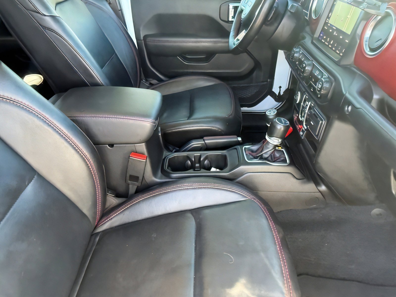 Used 2023 Jeep Gladiator Rubicon w/ Cold Weather Group image 10