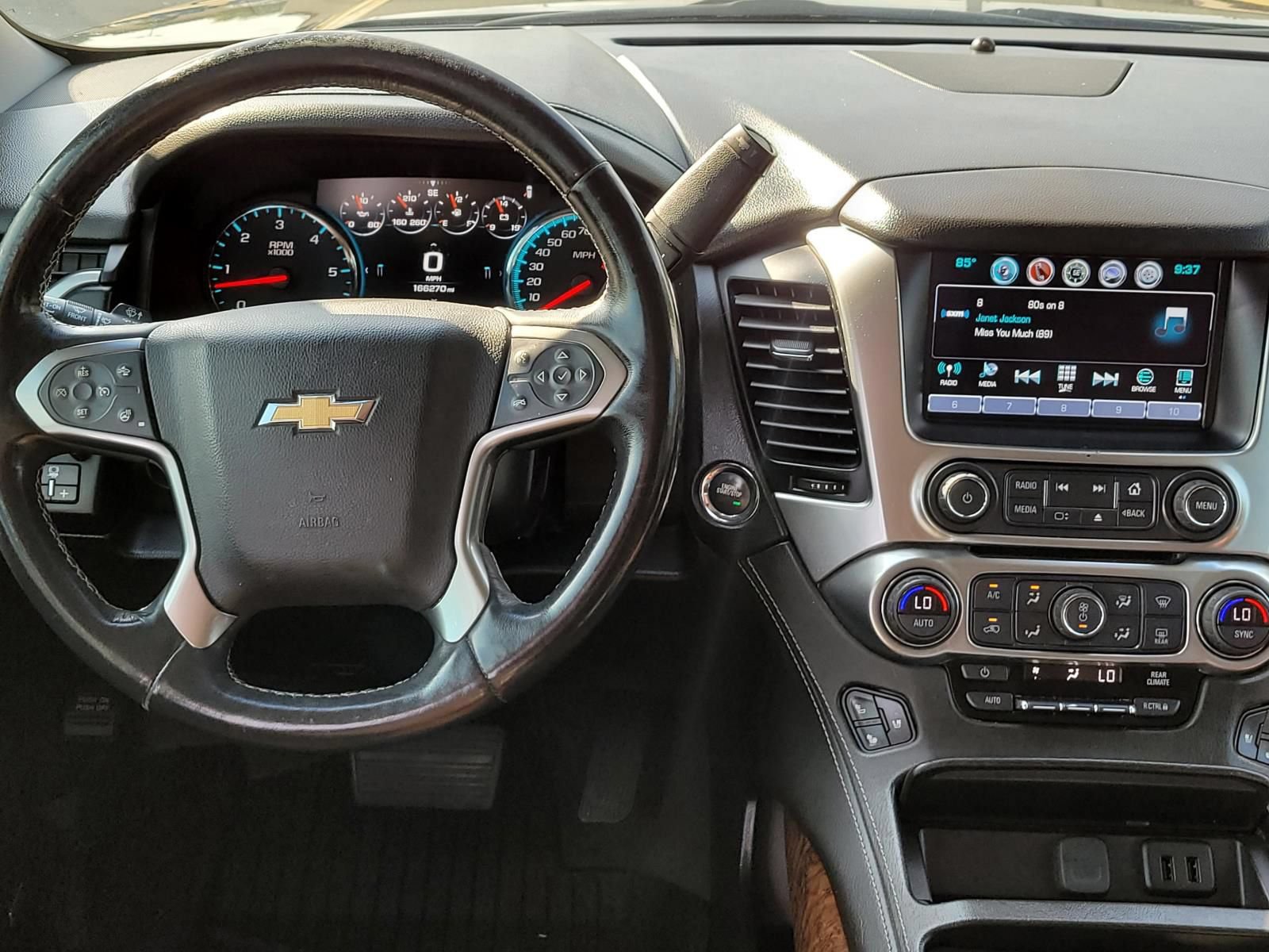 Used 2019 Chevrolet Suburban Premier w/ Premier Plus Edition RWD image 21