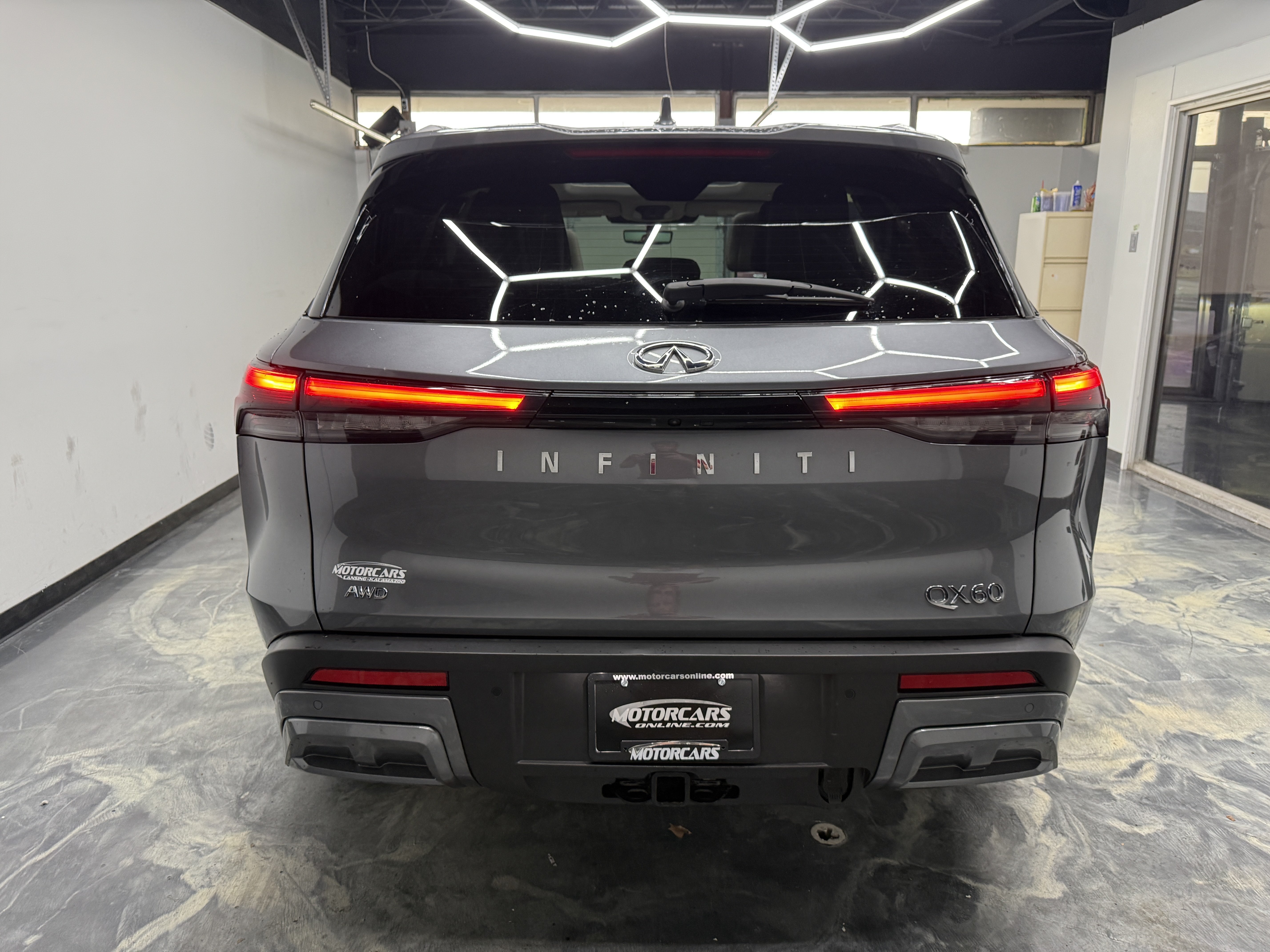 Used 2024 INFINITI QX60 Sensory AWD/4WD image 4