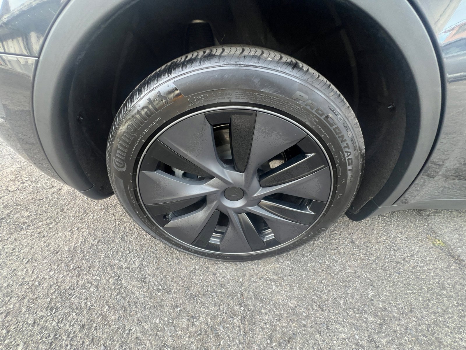 Used 2025 Tesla Model Y Long Range RWD image 32