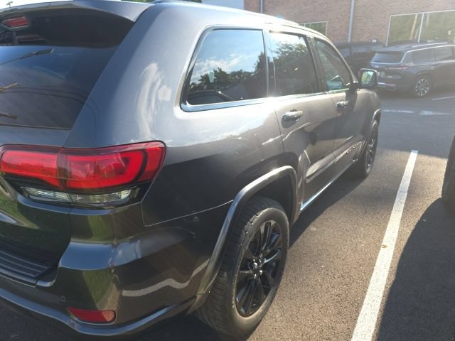 Used 2018 Jeep Grand Cherokee Altitude AWD/4WD image 17