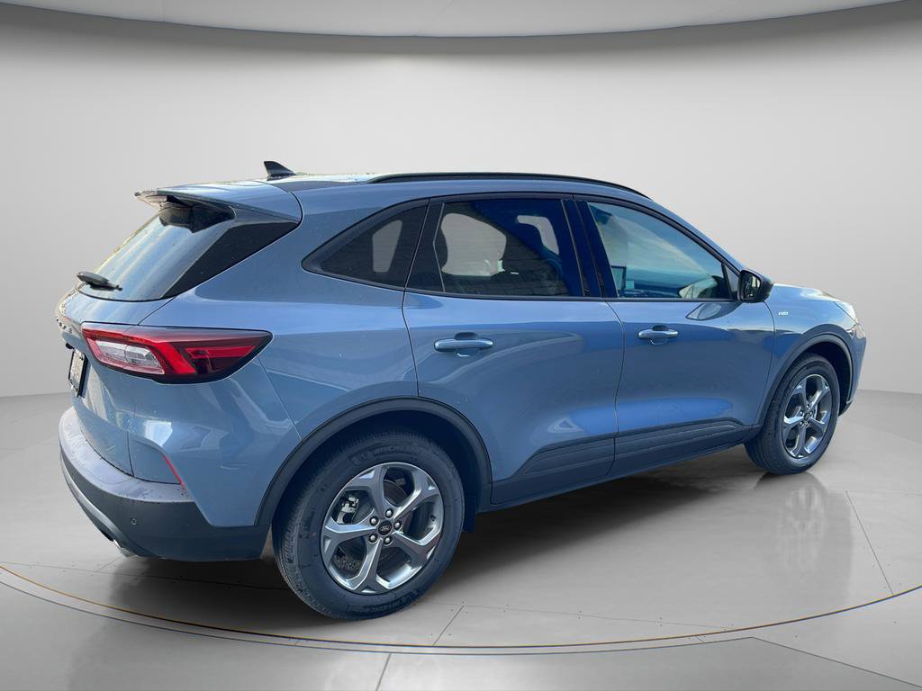 Used 2025 Ford Escape ST-Line w/ Tech Pack #1 FWD image 10
