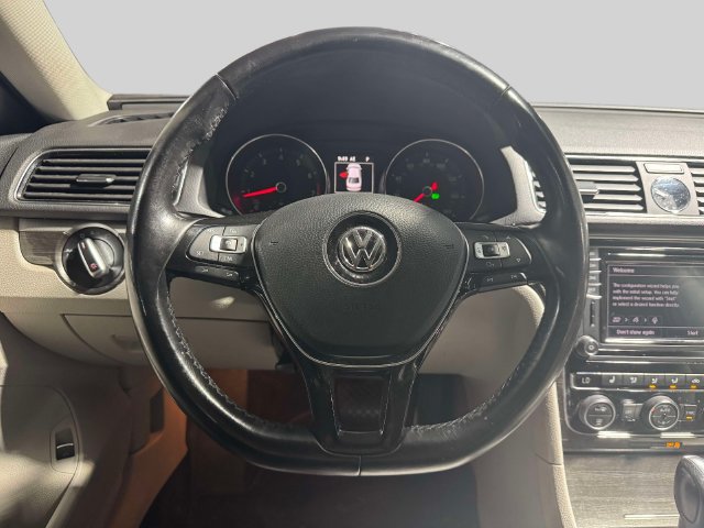 Used 2017 Volkswagen Passat 1.8T SE FWD image 19