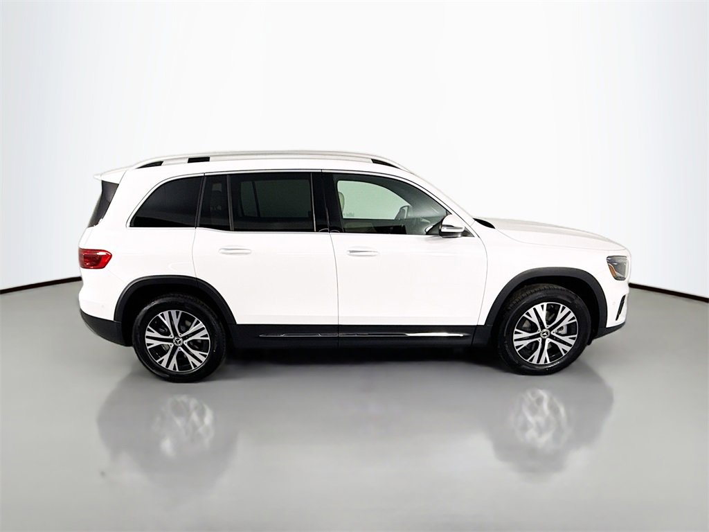 Used 2025 Mercedes-Benz GLB 250 4MATIC image 4