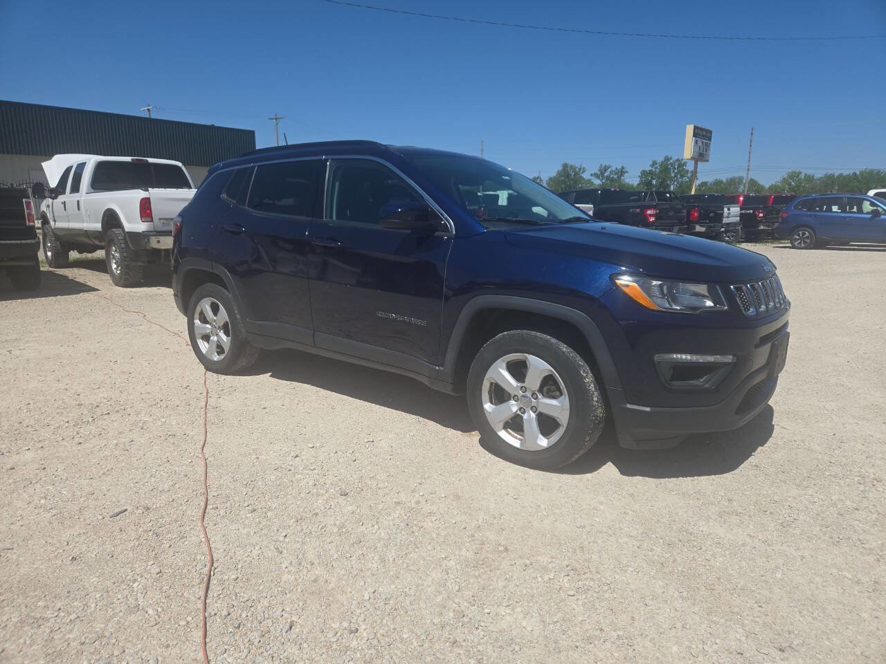 Used 2017 Jeep Compass Latitude w/ Popular Equipment Group AWD/4WD image 1