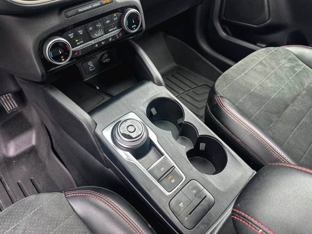 Used 2022 Ford Escape SEL w/ SEL Stealth AWD Package image 18