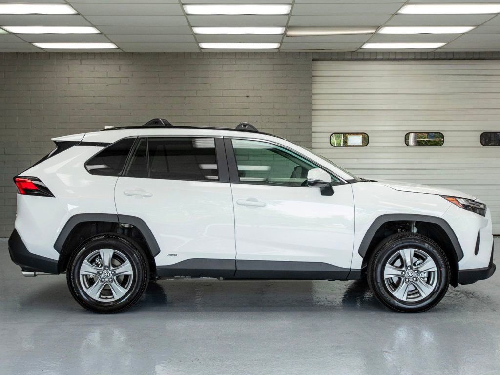 Used 2024 Toyota RAV4 XLE image 3