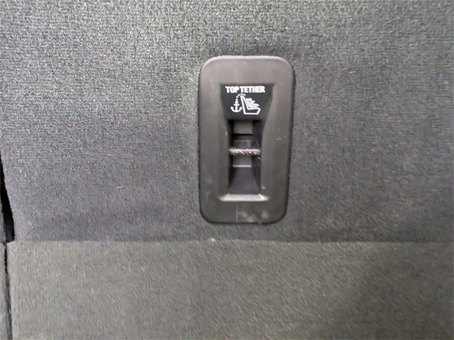 Used 2021 GMC Yukon XL SLT w/ SLT Premium Package image 35