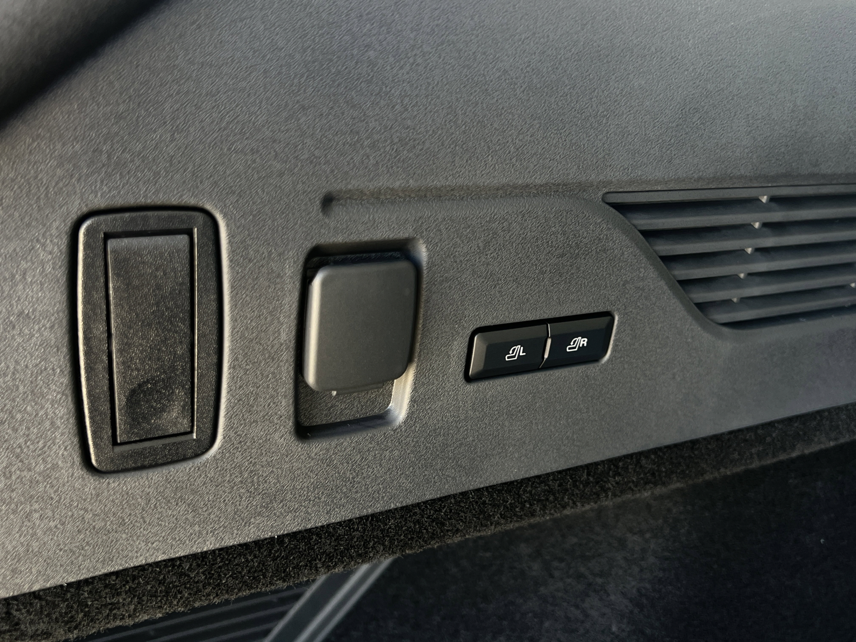 New 2026 Lincoln Nautilus Premier AWD/4WD image 28