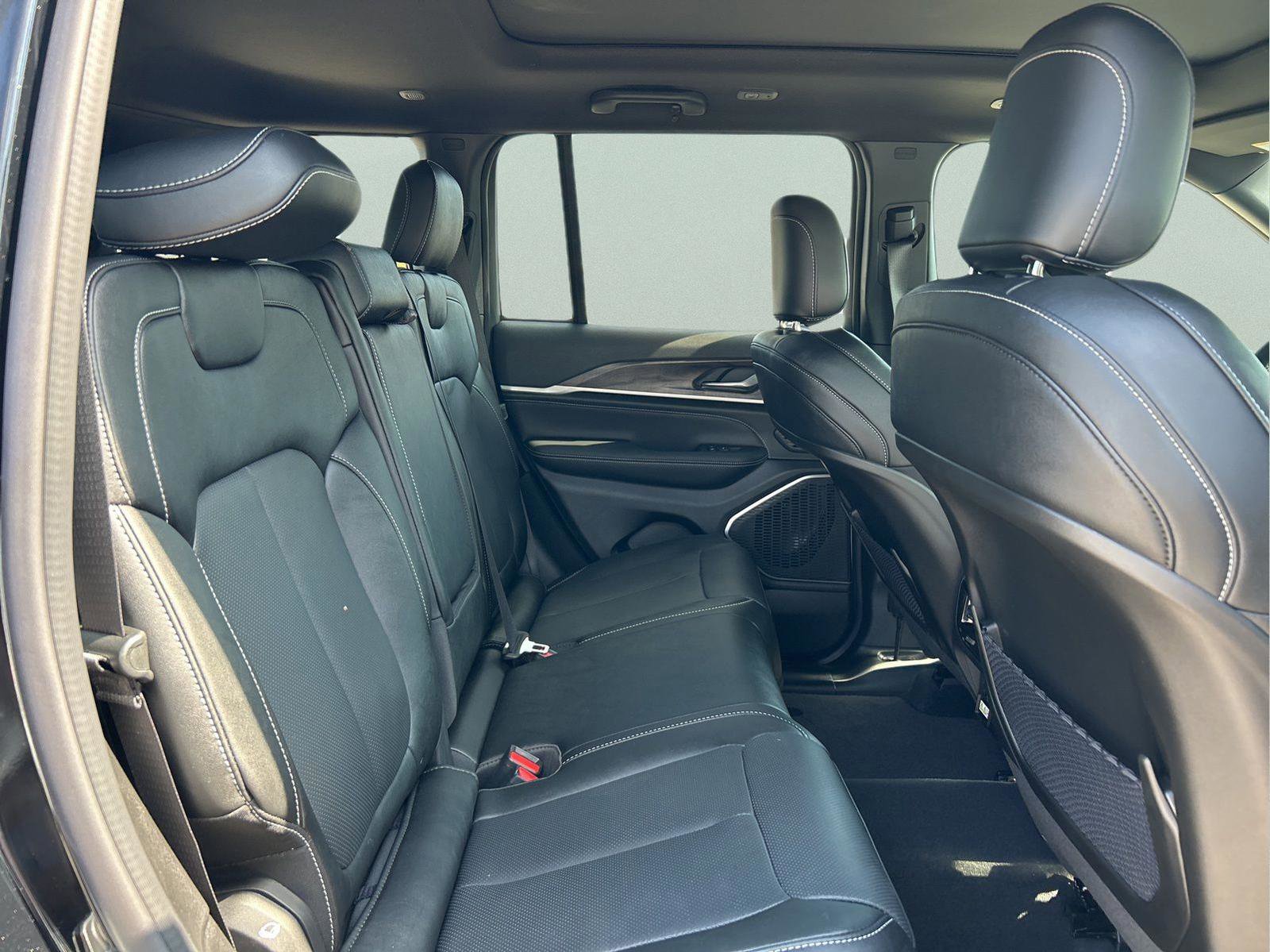 New 2026 Jeep Grand Cherokee Limited Reserve image 11