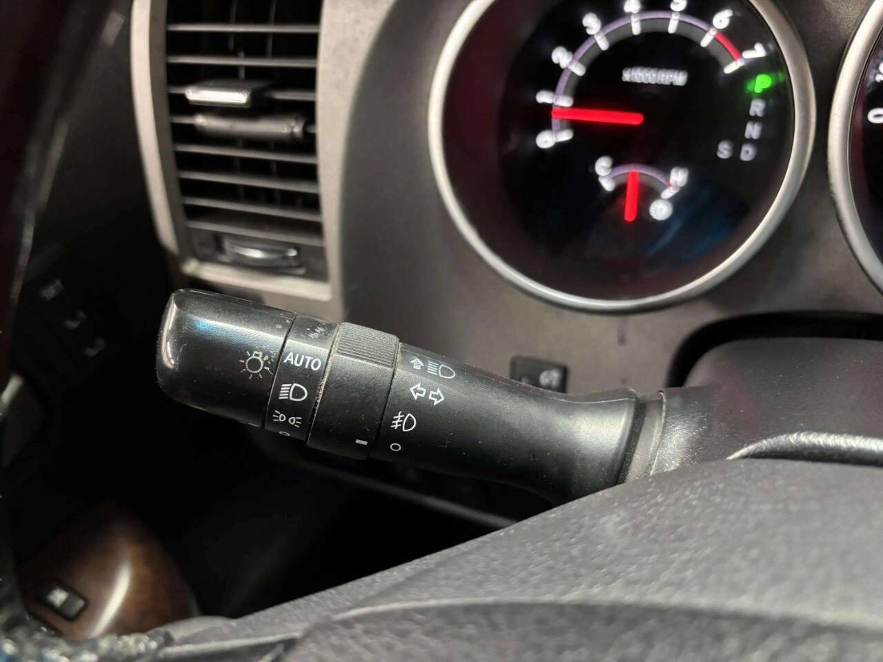 Used 2010 Toyota Tundra Limited image 43