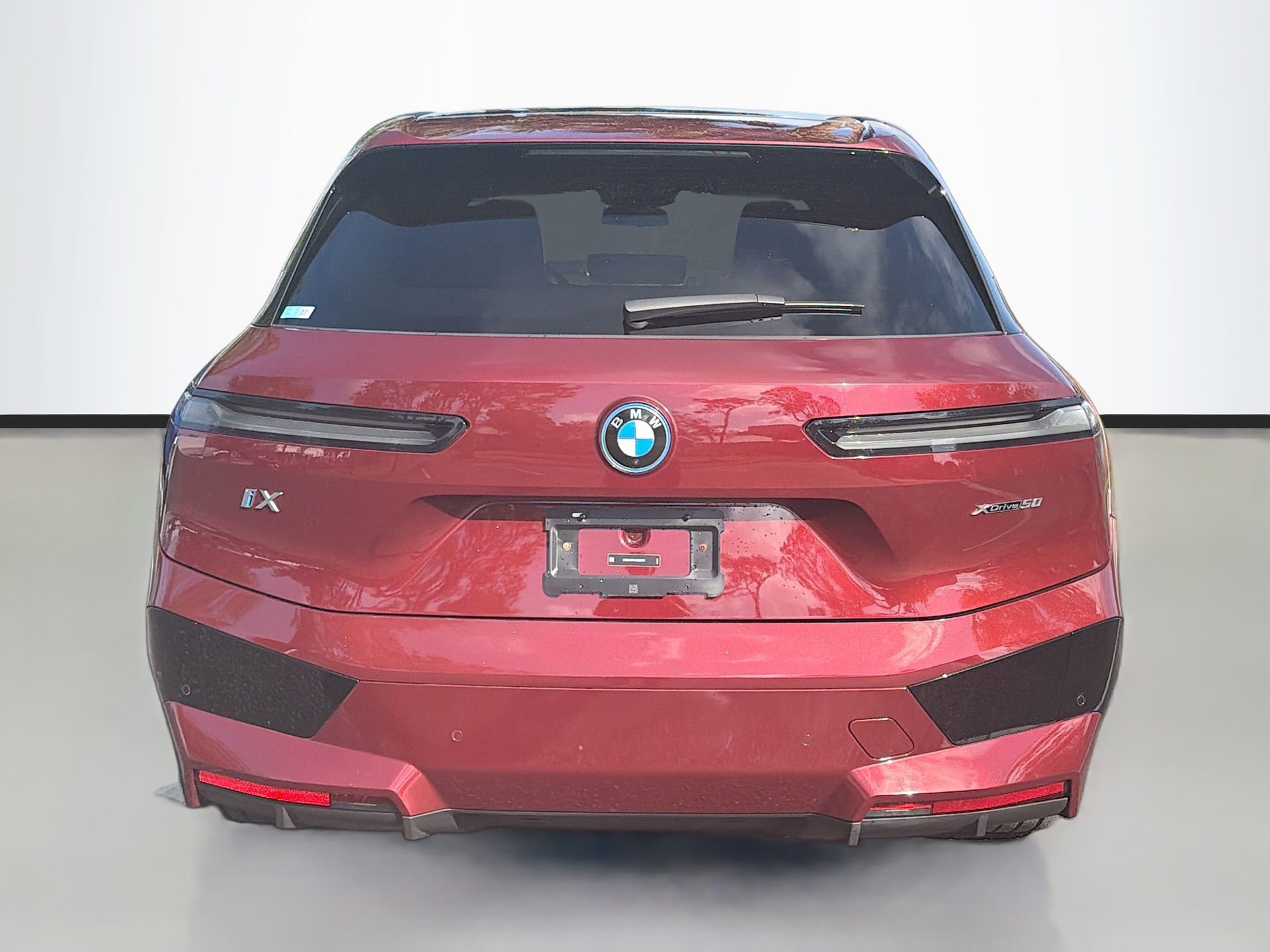 Certified 2025 BMW iX xDrive50 w/ Premium Package image 5