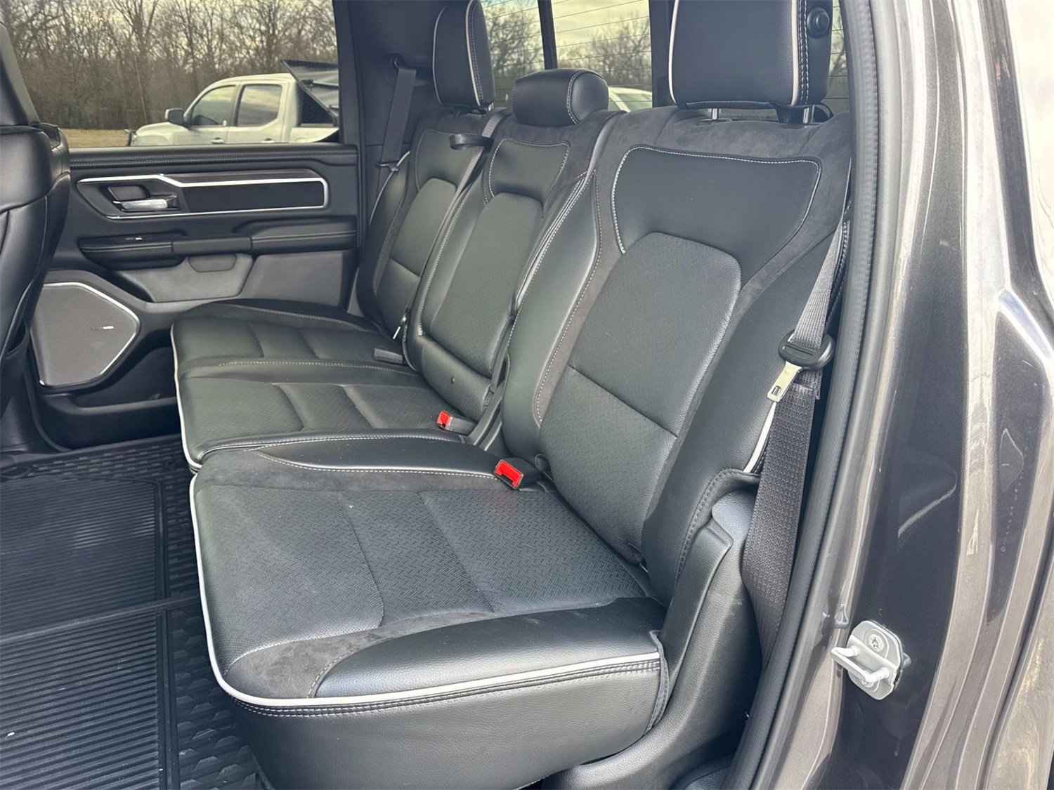 Used 2025 RAM 1500 Laramie w/ Night Edition image 15