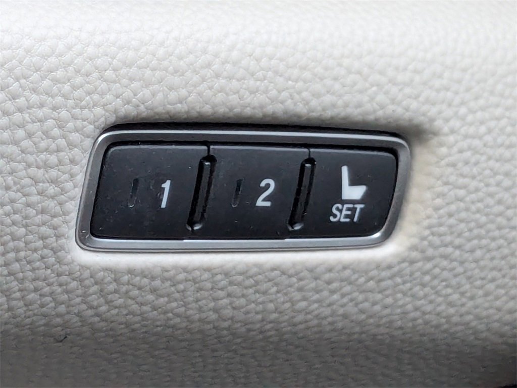 Used 2020 Honda Accord Touring image 32