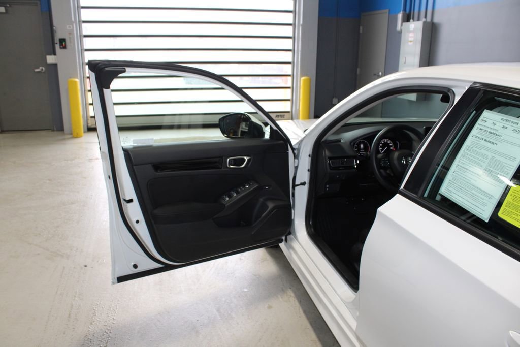 Used 2023 Honda Civic EX image 7